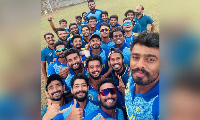 അണ്ടർ -25 ഏകദിന ക്രിക്കറ്റ്: ബംഗാളിനെ തകർത്ത് കേരളം പ്രി ക്വാർട്ടറിൽ അണ്ടർ -25 ഏകദിന ക്രിക്കറ്റ്: ബംഗാളിനെ തകർത്ത് കേരളം പ്രി ക്വാർട്ടറിൽ