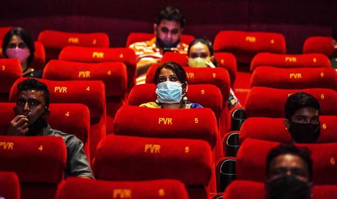 50 ശതമാനം സീറ്റുകളിൽ പ്രവർത്തിക്കാൻ അനുവദിക്കണം; ഫിയോക്കിന്റെ ഹരജി ഹൈക്കോടതി ഇന്ന് പരിഗണിക്കും