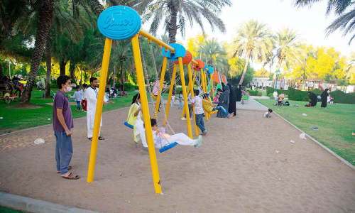 അവധി ദിനം ആഘോഷമാക്കി പ്രവാസികൾ