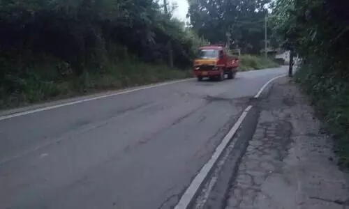 അപകട മുനമ്പിൽ ഇരിക്കൂർ ഹെൽപ് ആശുപത്രി പരിസരം