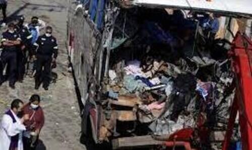 മെ​ക്​​സി​കോ​യി​ൽ ബ​സ്​ അ​പ​ക​ടം: 19 മ​ര​ണം