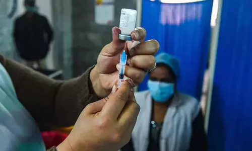 വാക്​സിൻ എടുക്കുന്നവർക്ക്​​ 50,000 രൂപയുടെ സ്​മാർട്ട്​ഫോൺ; വമ്പൻ ഓഫറുമായി തദ്ദേശസ്ഥാപനം