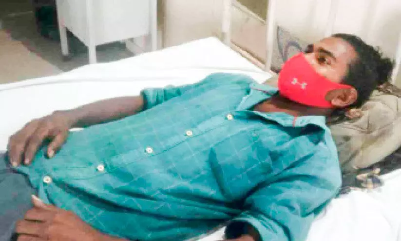 മത്സ്യത്തൊഴിലാളിയെ സ്റ്റേഷനിൽ വരുത്തി മർദിച്ചതായി പരാതി മത്സ്യത്തൊഴിലാളിയെ സ്റ്റേഷനിൽ വരുത്തി മർദിച്ചതായി പരാതി