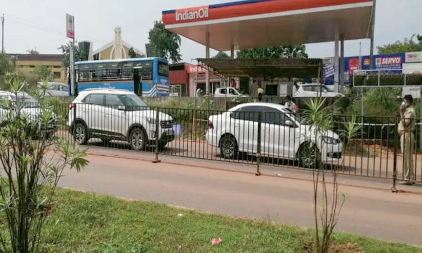 കേരള - കർണാടക അതിർത്തികളിൽ തിങ്കളാഴ്ച മുതൽ കർശന നിയന്ത്രണം