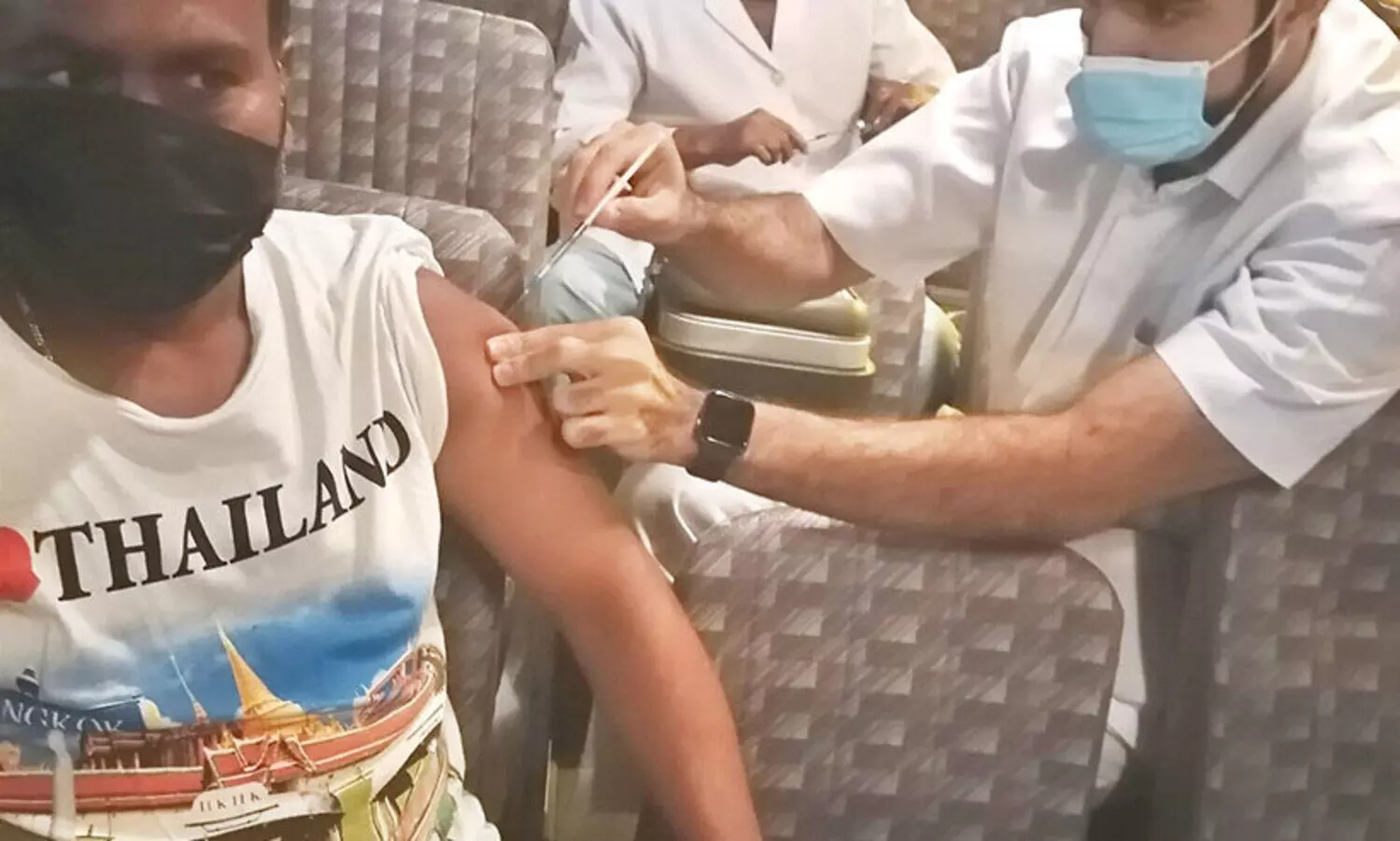 പ്രവാസികൾക്ക്​ ആശ്വാസമായി   വാക്​സിനേഷൻ ക്യാമ്പുകൾ