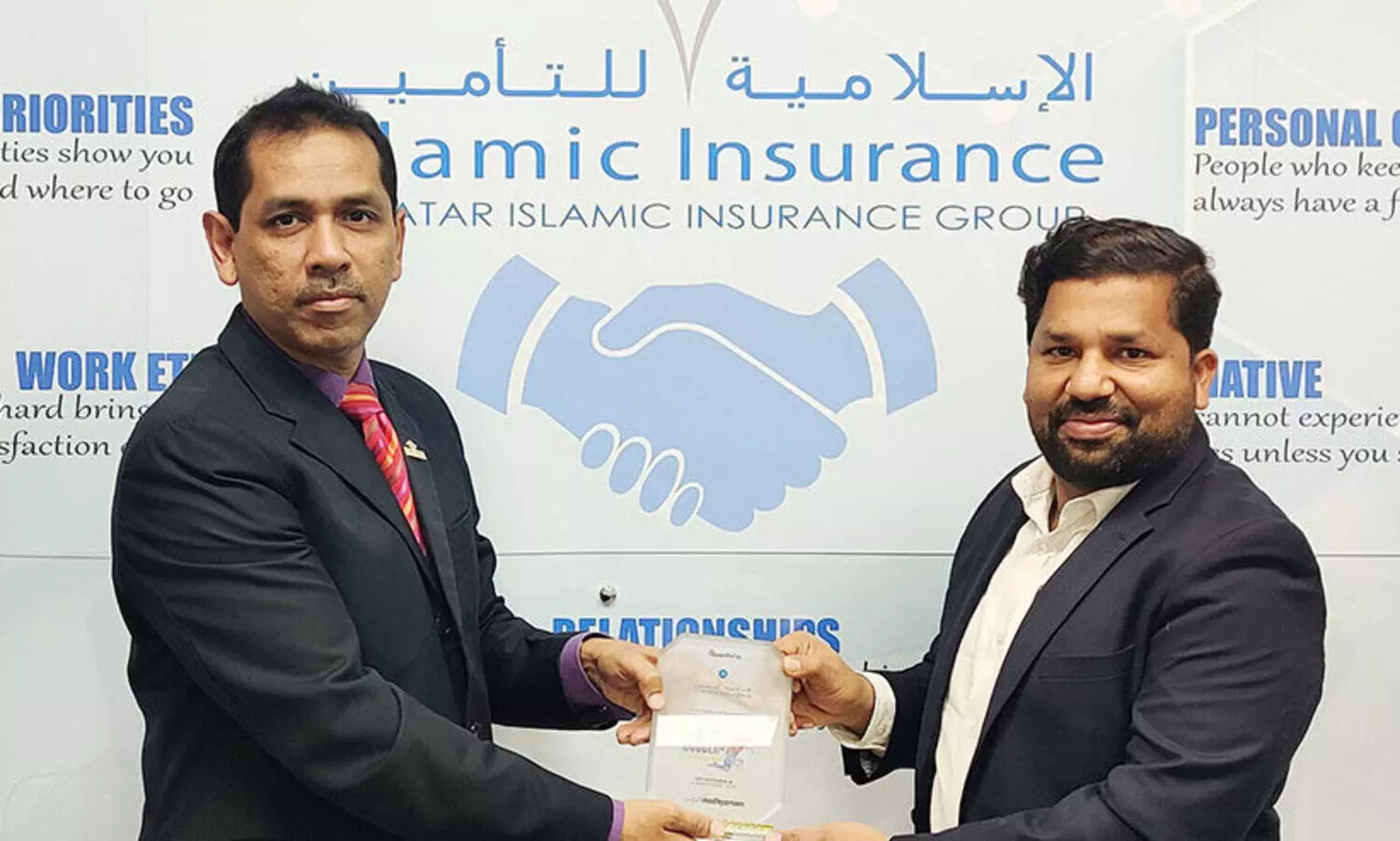 ത​ണു​പ്പി​ൽ ക​ളി​ച്ചൂ​ട്​ പ​ക​ർ​ന്ന്​ സോ​ക്ക​ർ കാ​ർ​ണി​വ​ൽ