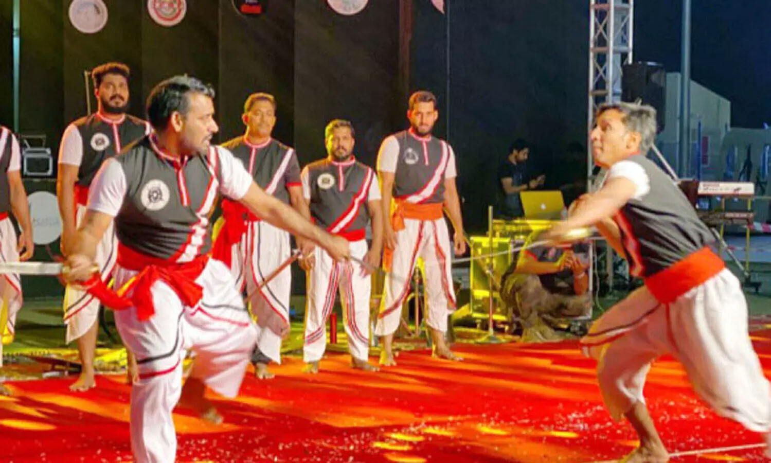 കളിയാവേശം ഏറ്റെടുത്ത്​ ഇന്ത്യക്കാർ