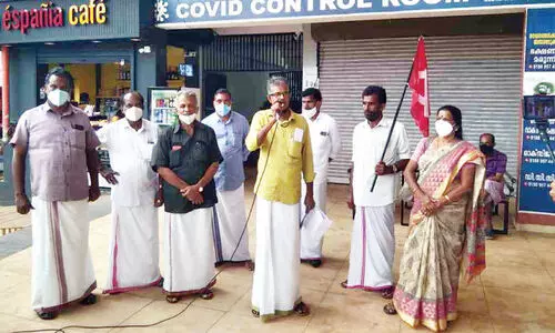 മണൽ തോണി പിടിച്ചെടുത്ത സംഭവം; മെംബർക്കെതിരെ മാവൂർ ഗ്രാമപഞ്ചായത്തിൽ പ്രമേയം