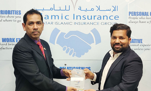 ത​ണു​പ്പി​ൽ ക​ളി​ച്ചൂ​ട്​ പ​ക​ർ​ന്ന്​ സോ​ക്ക​ർ കാ​ർ​ണി​വ​ൽ