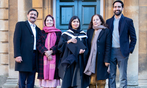 ഓക്​സ്​ഫെഡ്​ ബിരുദധാരിയായി മലാല യൂസുഫ്​ സായ്​