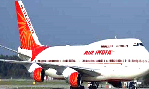 ആ​ശ​ങ്ക​ക്കി​ടെ വി​മാ​ന​നി​ര​ക്കും ഉ​യ​ർ​ന്നു