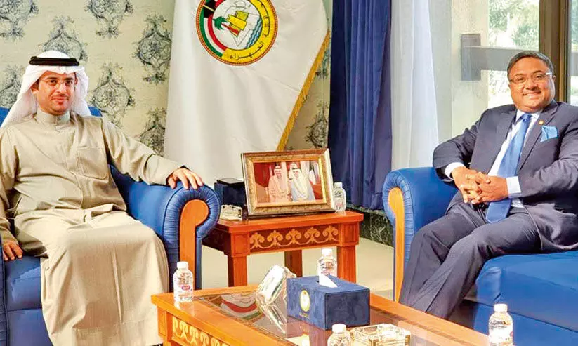 അംബാസഡർ ജഹ്റ ഗവർണറുമായി കൂടിക്കാഴ്ച നടത്തി അംബാസഡർ ജഹ്റ ഗവർണറുമായി കൂടിക്കാഴ്ച നടത്തി