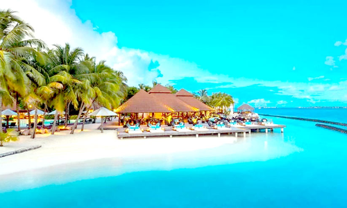 ശൈ​ത്യ​കാ​ല ഉ​ല്ലാ​സ വി​രു​ന്നി​നൊ​രു​ങ്ങി ഉം​ല​ജ് ബീ​ച്ച്