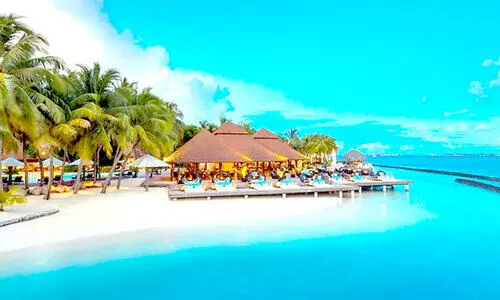 ശൈ​ത്യ​കാ​ല ഉ​ല്ലാ​സ വി​രു​ന്നി​നൊ​രു​ങ്ങി ഉം​ല​ജ് ബീ​ച്ച്