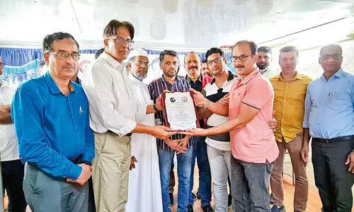 എ​ൻ.​എ. മു​നീ​റി​ന് കെ.​കെ.​എം.​എ ജ​ലീ​ബ് ബ്രാ​ഞ്ചി​െൻറ യാ​ത്ര​യ​യ​പ്പ്