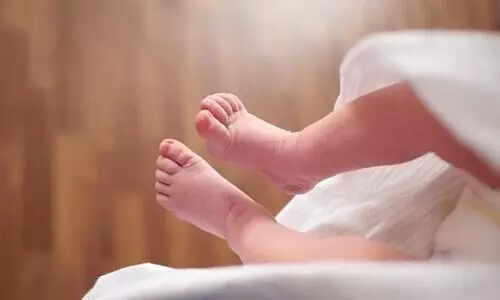 കുഞ്ഞിനെ വിറ്റു; കിട്ടിയ പണം നഷ്ടമായെന്ന് നാടകം കളിച്ച് യുവതി കുഞ്ഞിനെ വിറ്റു; കിട്ടിയ പണം നഷ്ടമായെന്ന് നാടകം കളിച്ച് യുവതി