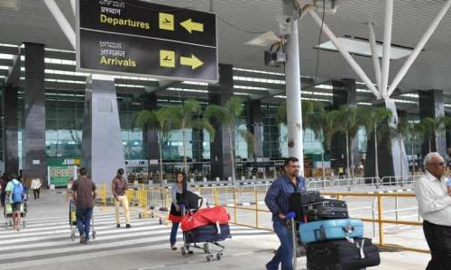 ദക്ഷിണാഫ്രിക്കയിൽ നിന്ന് ബംഗളൂരുവിലെത്തിയ ഒരാളിൽ ഡെൽറ്റയല്ലെന്ന് മന്ത്രി; സാമ്പിൾ ജനിതക പരിശോധനക്ക് അയച്ചു