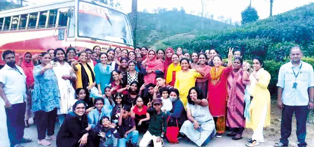 Ladies Only Travel from University Campus to Malakkapara