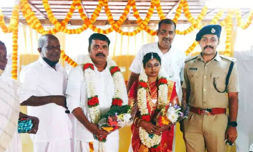 ത​ല​ശ്ശേ​രി ഗ​വ. മ​ഹി​ള മ​ന്ദി​രം ക​തി​ർ​മ​ണ്ഡ​പ​മാ​യി