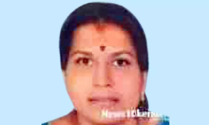 സ്കൂ​ട്ട​റി​ൽ ടിപ്പർ ഇടിച്ച്​ വീട്ടമ്മ മരിച്ചു