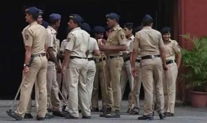 ഗ്രാമത്തിലെ ദേവതയുമായി 11കാരന്റെ വിവാഹം ഉറപ്പിച്ച് വീട്ടുകാരും ഗുരുജിയും; ക്ലൈമാക്സ് പൊലീസ് സ്റ്റേഷനിൽ ഗ്രാമത്തിലെ ദേവതയുമായി 11കാരന്റെ വിവാഹം ഉറപ്പിച്ച് വീട്ടുകാരും ഗുരുജിയും; ക്ലൈമാക്സ് പൊലീസ് സ്റ്റേഷനിൽ