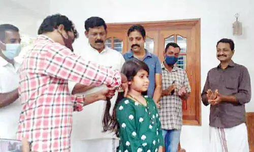 അർബുദ രോഗികൾക്ക് വേണ്ടി മുടി ദാനം ചെയ്ത്​ അഞ്ചാം ക്ലാസുകാരി