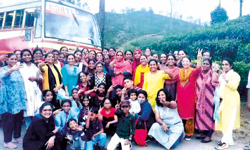 Ladies Only Travel from University Campus to Malakkapara