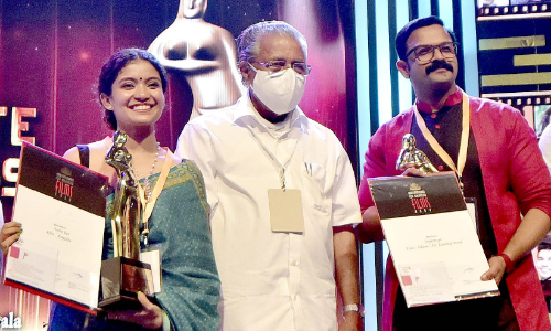 കോ​വി​ഡ് കാ​ല​ത്ത്​ സി​നി​മാ​ക്കാ​രുടെ പ്ര​വ​ർ​ത്ത​ന​ം പ്ര​ത്യാ​ശ പ​ക​രു​ന്നത്​ –മു​ഖ്യ​മ​ന്ത്രി