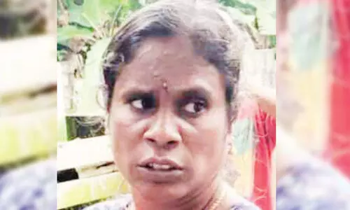 മാല പൊട്ടിച്ചോടിയ തമിഴ് സ്ത്രീയെ നാട്ടുകാർ പൊലീസിൽ ഏൽപിച്ചു