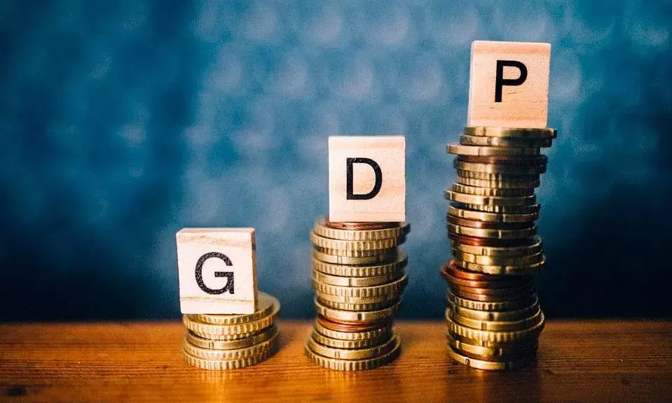 നാലാം പാദത്തിൽ ഇന്ത്യയുടെ സാമ്പത്തിക വളർച്ച നാല് ശതമാനമായി കുറയുമെന്ന് റിപ്പോർട്ട്