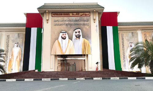 ദേ​ശീ​യ ദി​നം: സു​വ​ർ​ണ​ത്തി​ള​ക്ക​ത്തി​ൽ ഇ​മാ​റാ​ത്ത്​