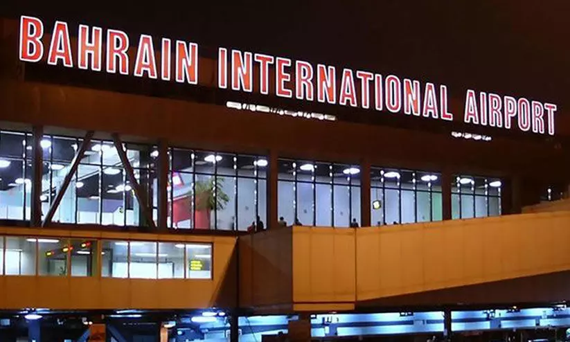 യാ​ത്ര​ക്കാ​ർ​ക്ക്​ ക​ട​ന്നു​പോ​കാ​ൻ 23 ഇ-​ഗേ​റ്റു​ക​ൾ