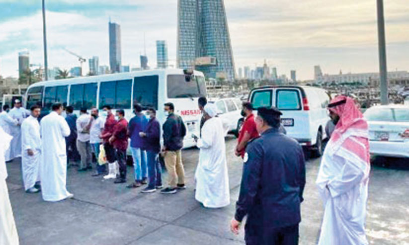 സുരക്ഷ പരിശോധന: നിരവധി പേർ പിടിയിൽ സുരക്ഷ പരിശോധന: നിരവധി പേർ പിടിയിൽ