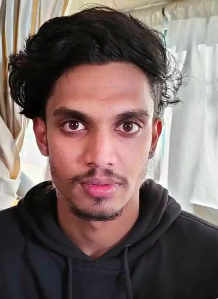 എം.ഡി.എം.എ മയക്കുമരുന്നുമായി ടൂറിസ്റ്റ് ബസിൽ യാത്ര ചെയ്യുന്നതിനിടെ യുവാവ് പിടിയിൽ എം.ഡി.എം.എ മയക്കുമരുന്നുമായി ടൂറിസ്റ്റ് ബസിൽ യാത്ര ചെയ്യുന്നതിനിടെ യുവാവ് പിടിയിൽ