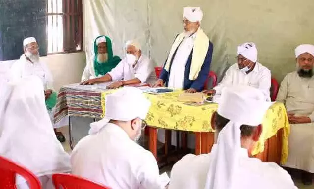 ഹലാൽ വിവാദം: വർഗ്ഗീയ ധ്രുവീകരണം ലക്ഷ്യത്തിൽ     -കടക്കൽ അബ്ദുൽ അസീസ് മൗലവി