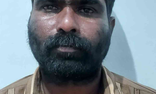 കെ.എസ്.ആര്‍.ടി സി ബസ് തടഞ്ഞു നിർത്തി ഡ്രൈവറെ മര്‍ദിച്ചു