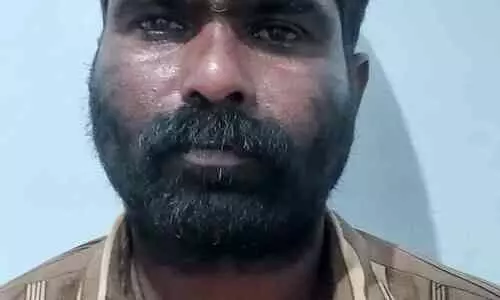 കെ.എസ്.ആര്‍.ടി സി ബസ് തടഞ്ഞു നിർത്തി ഡ്രൈവറെ മര്‍ദിച്ചു