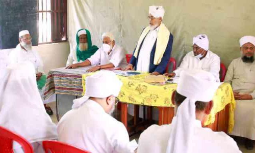 ഹലാൽ വിവാദം: വർഗ്ഗീയ ധ്രുവീകരണം ലക്ഷ്യത്തിൽ     -കടക്കൽ അബ്ദുൽ അസീസ് മൗലവി