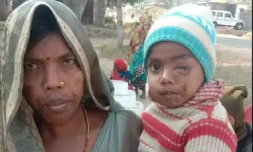 Gritty tribal woman fights off leopard snatches her son from its claws