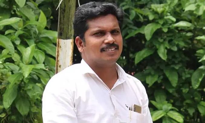 തിരുവല്ലയിൽ സി.പി.എം നേതാവിനെ കുത്തിക്കൊന്നു; കൊന്നത് ആർ.എസ്.എസെന്ന് സി.പി.എം തിരുവല്ലയിൽ സി.പി.എം നേതാവിനെ കുത്തിക്കൊന്നു; കൊന്നത് ആർ.എസ്.എസെന്ന് സി.പി.എം