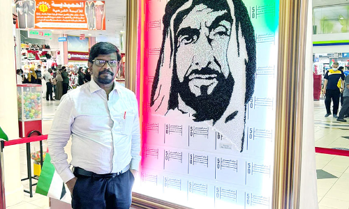 ശൈഖ് സായിദി​െൻറ മനോഹരചിത്രം ഹിജാബ് പിന്നിൽ ഒരുക്കി അനിൽ