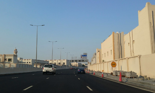 നിയമലംഘനം: ഗറാഫയിൽ കാർ വർക്ക്​ഷോപ്പ് അടച്ചുപൂട്ടി