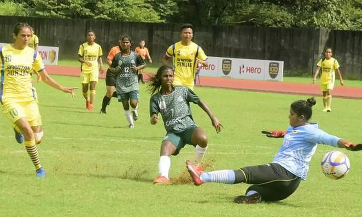 ദേശീയ വനിത ഫുട്ബാൾ: ക്വാർട്ടർ ലൈനപ്പായി ദേശീയ വനിത ഫുട്ബാൾ: ക്വാർട്ടർ ലൈനപ്പായി