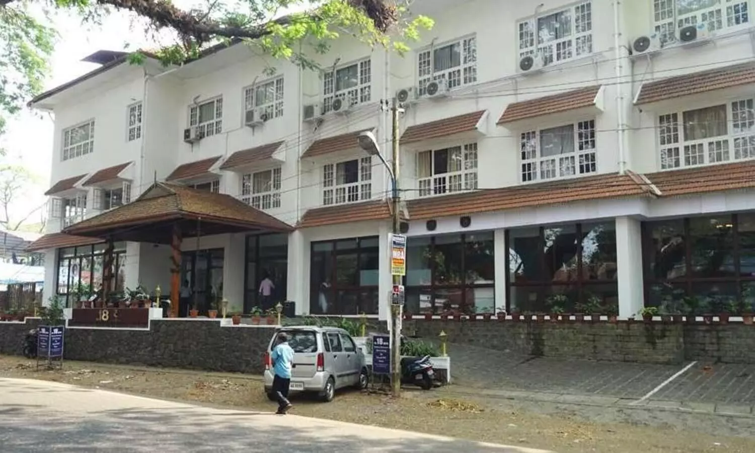 നമ്പർ 18 ഹോട്ടലിനെതിരെ എക്സൈസ് കേസ് രജിസ്​​റ്റർ ചെയ്തു