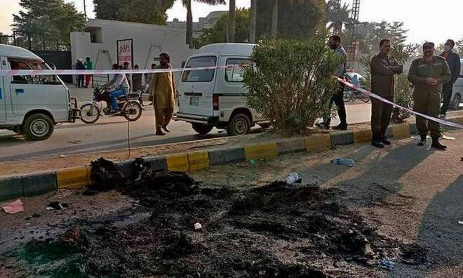 മ​ത​നി​ന്ദ: പാ​കി​സ്​​താ​നി​ൽ ശ്രീ​ല​ങ്ക​ൻ സ്വ​ദേ​ശി​യെ ത​ല്ലി​ക്കൊ​ന്നു