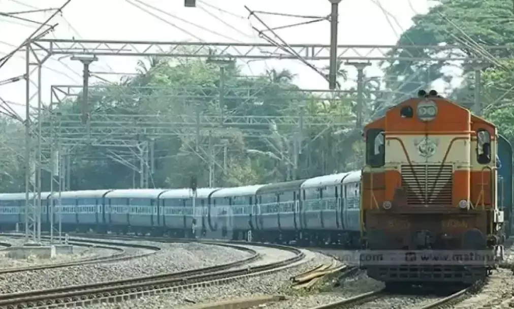 ഡെറാഡൂൺ- കൊച്ചുവേളി എക്സ്പ്രസിനുനേരെ കല്ലേറ്