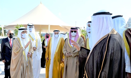 മു​ഹ​റ​ഖ് ഗ്രാ​ൻ​ഡ്​ ഗാ​ര്‍ഡ​ന്‍ തു​റ​ന്നു