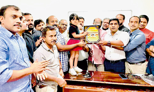 ല​ഹ​ൻ ല​ത്തീ​ഫി​ന്​ ഇ​ൻ​കാ​സി​െൻറ ഉപഹാരം