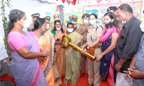 പൊലീസ്​ കൈപിടിച്ചു; അന്നമ്മക്ക്​ സുരക്ഷിത വീട്