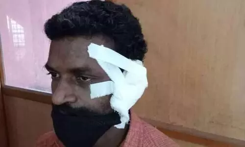 പരാതിക്കാരനായ ദലിത് യുവാവിനെ പ്രതികൾക്കൊപ്പം ലോക്കപ്പിൽ നിർത്തി ആക്ഷേപിച്ചതായി ആരോപണം